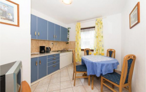 Two-Bedroom Apartment in Kastel Kambelovac